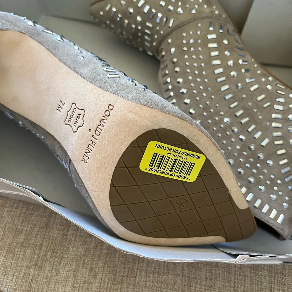 Donald J. Pliner Women's Studded Tan Heels - Picture 11 of 11